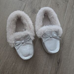 Cat & Jack Furry Slippers Metallic Silver Size 10 Girls